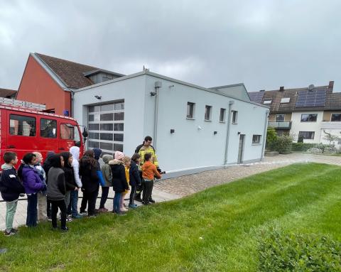 Feuerwehrbesuch der Klasse 3a